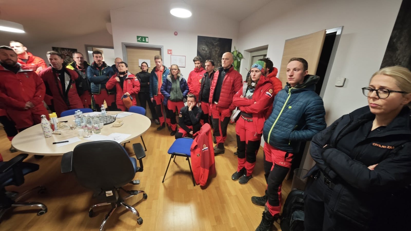 Po tragediji v Škocjankih jamah: Pred reševalci dolga noč