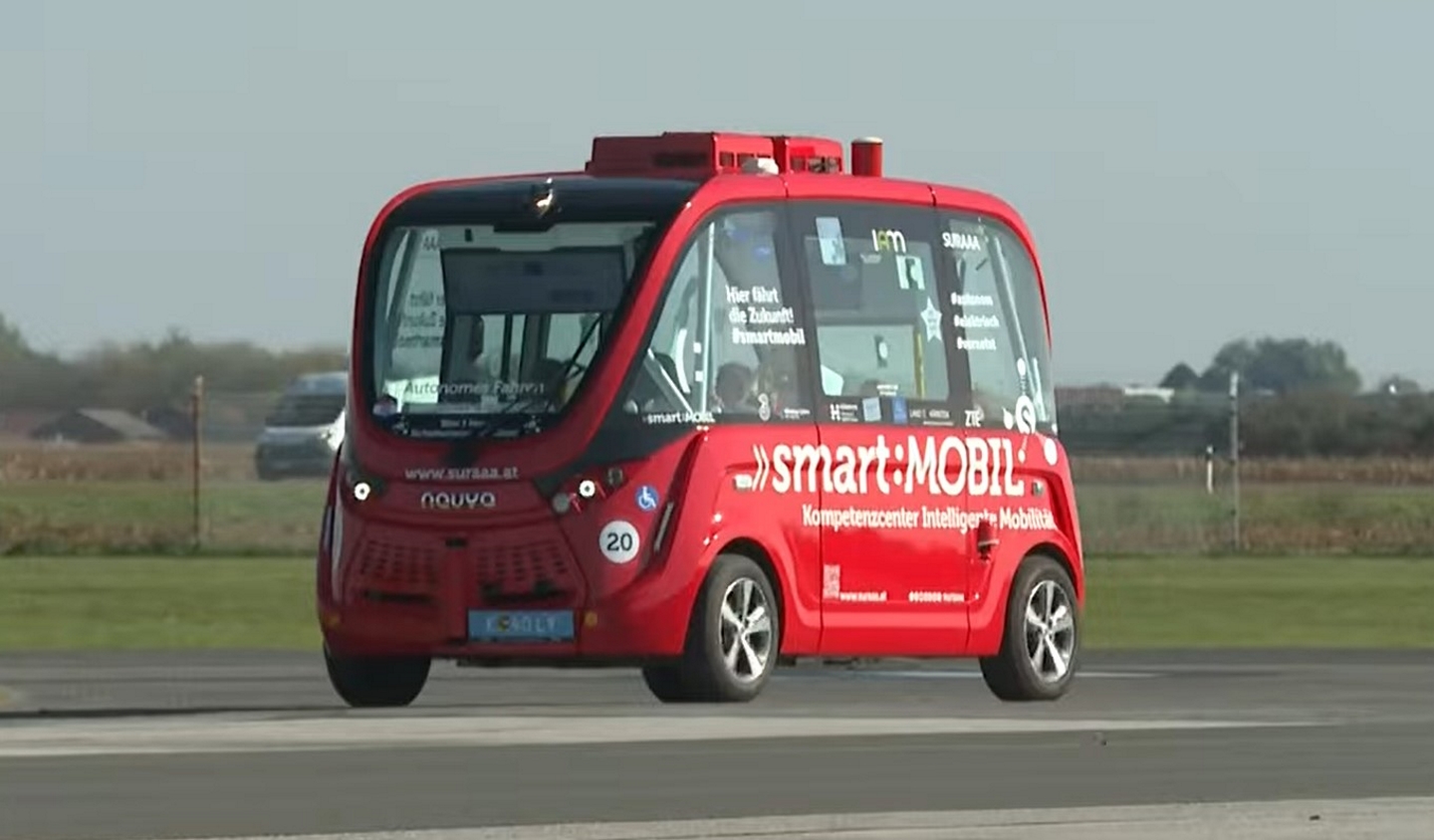 Potniški promet drugače – bi se peljali z avtobusom brez voznika?