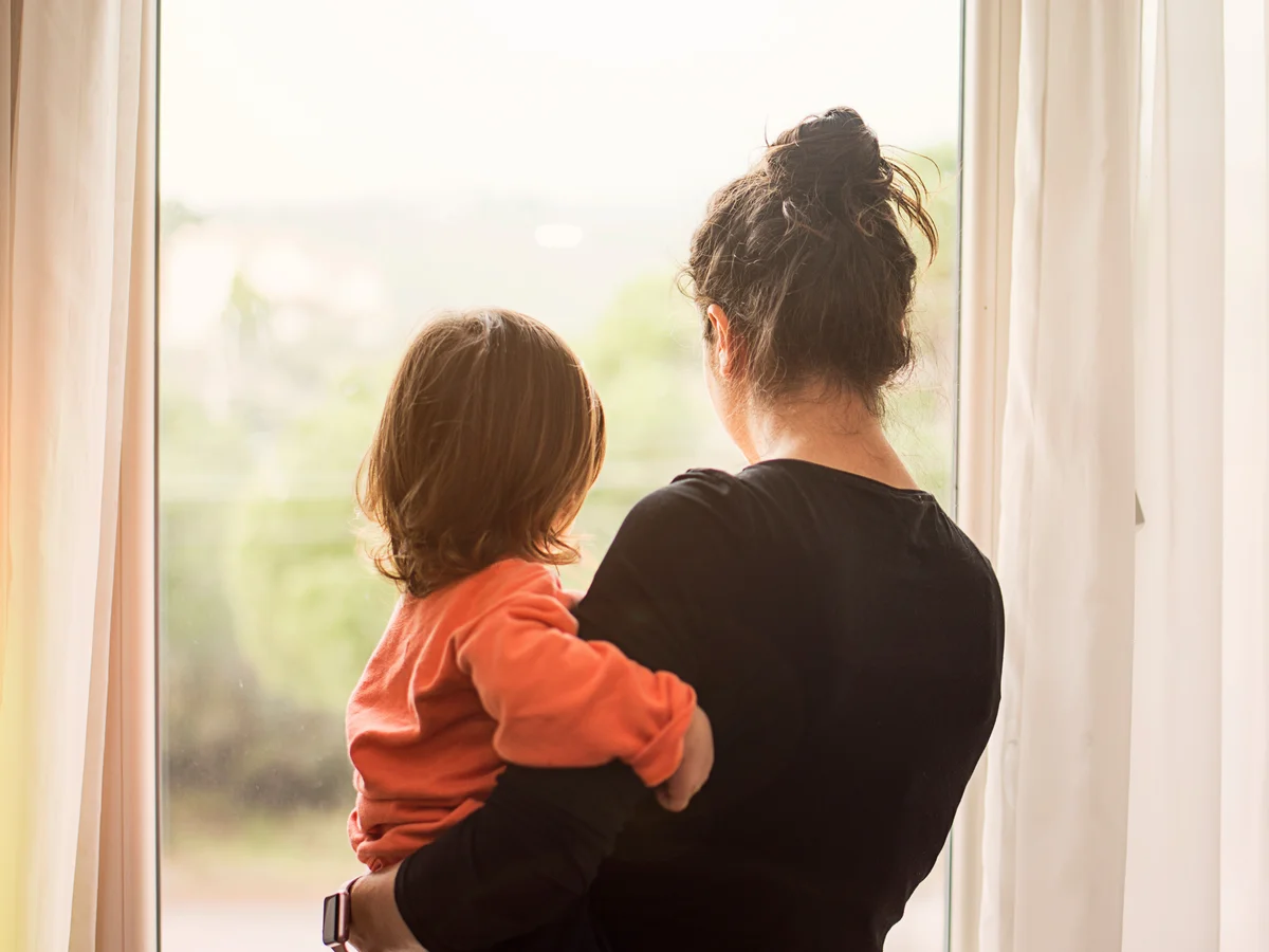 Ko jo je mož zapustil, je ostala sama z boleznijo in hčerko: Mariborčanka Nina se bori za normalno življenje