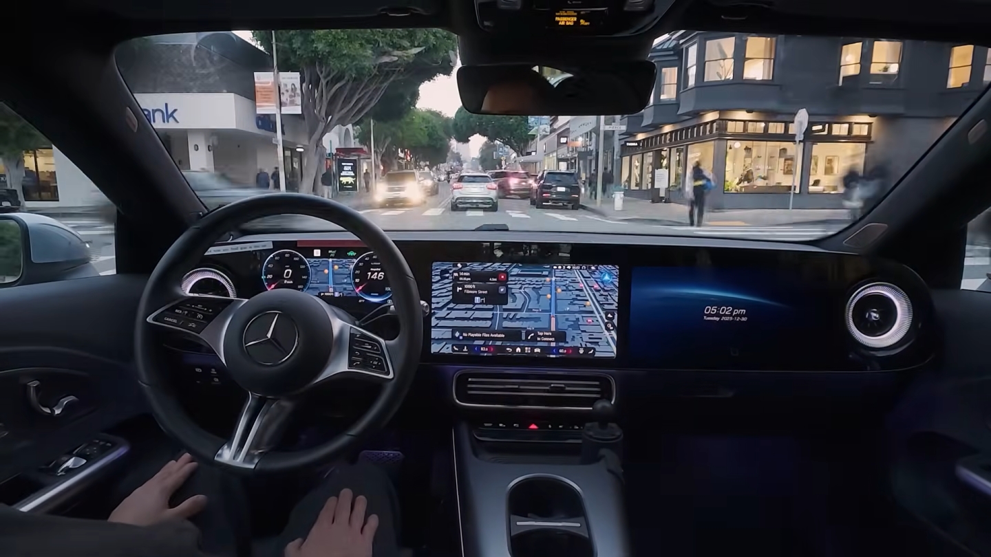 Srdit boj za samovozeča vozila, podjetje Tesla je dobilo hudo konkurenco