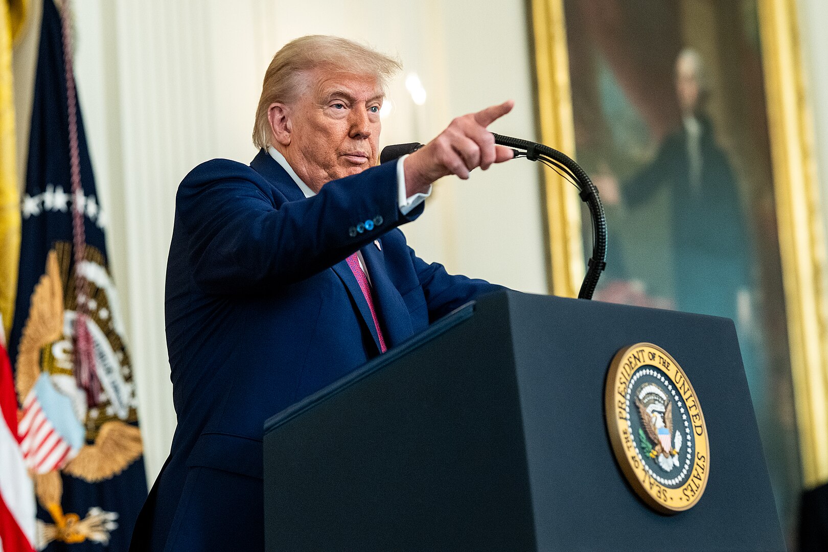 ZDA napadle tri iranske jedrske objekte, Trump grozi z nadaljnjimi napadi
