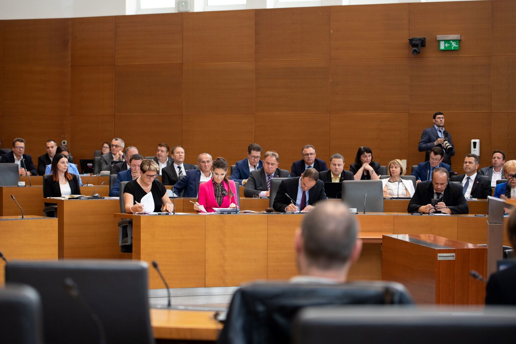 SDS predlaga oprostitev plačila dohodnine za mlade do 26 let