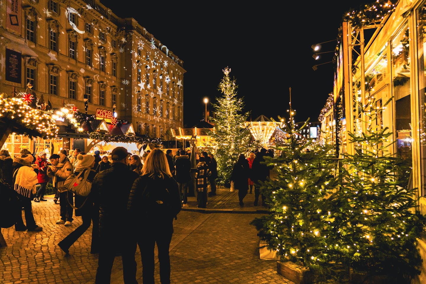 Božični sejem brez plačevanja z gotovino, napovedane tudi kazni