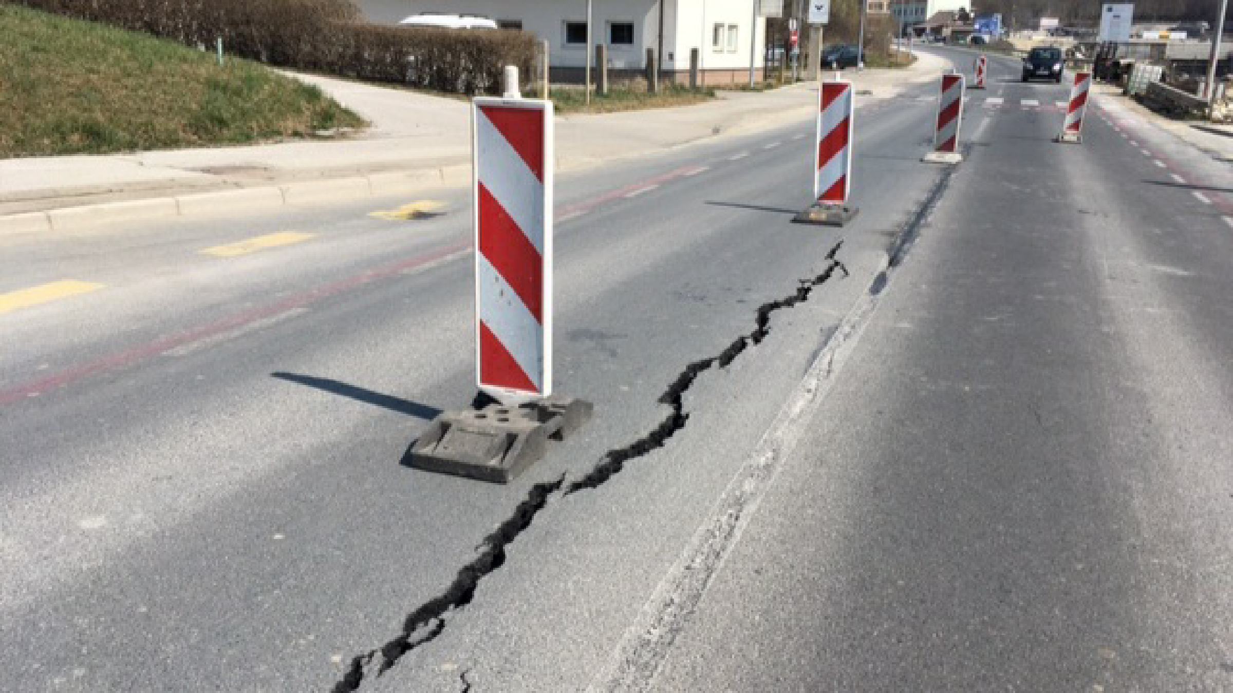 Po popolnem zaprtju zdaj izmeničen promet po Šentiljski cesti