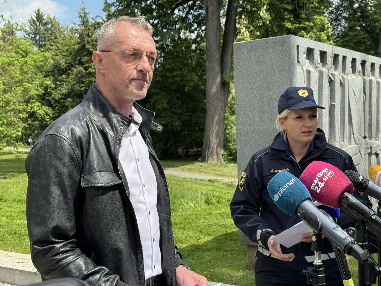 Ker je obžaloval prodajo zemljišča, je pred njegovo ženo umoril 70-letnika in nato sodil še sebi