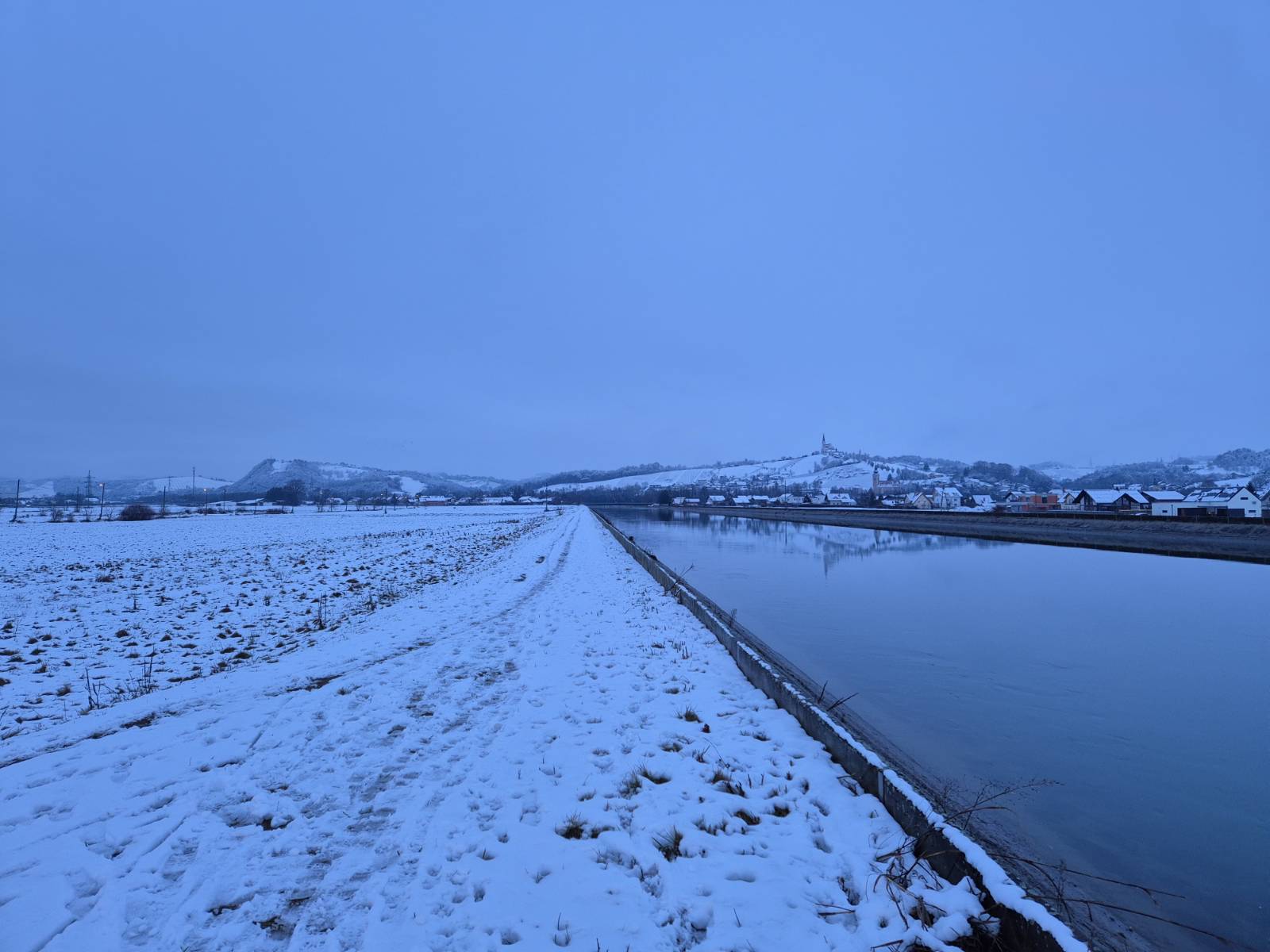 Zima prihaja z vso močjo: Sneženje do nižin in polarni mraz, a nova napoved zna razočarati