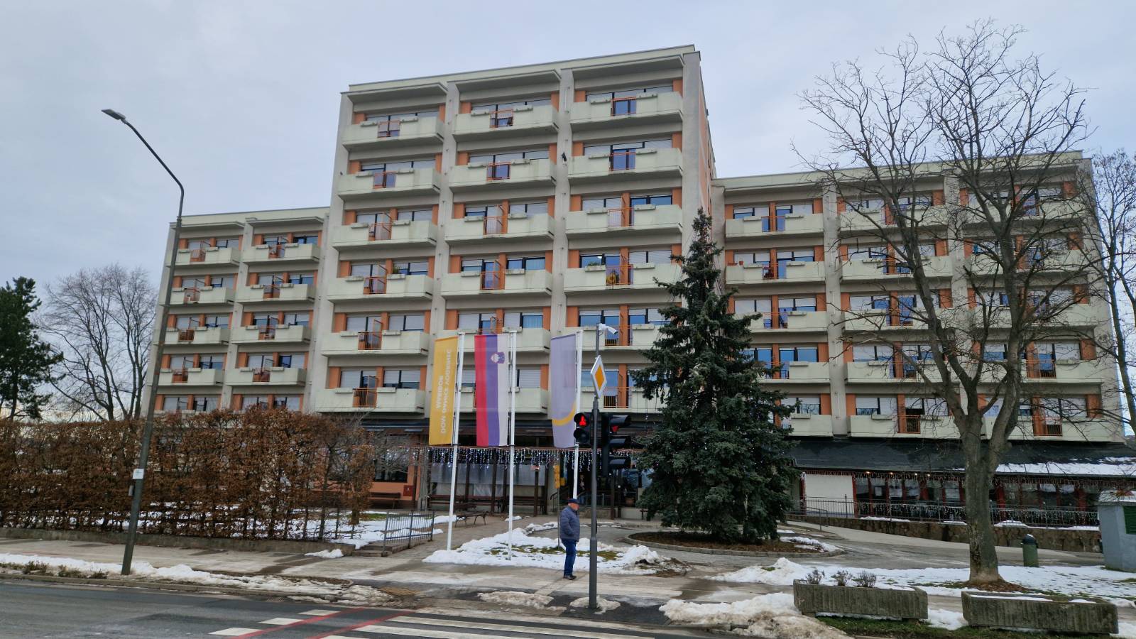 Kako dolgotrajna oskrba deluje v praksi? Preverili smo v največjem državnem domu za starejše