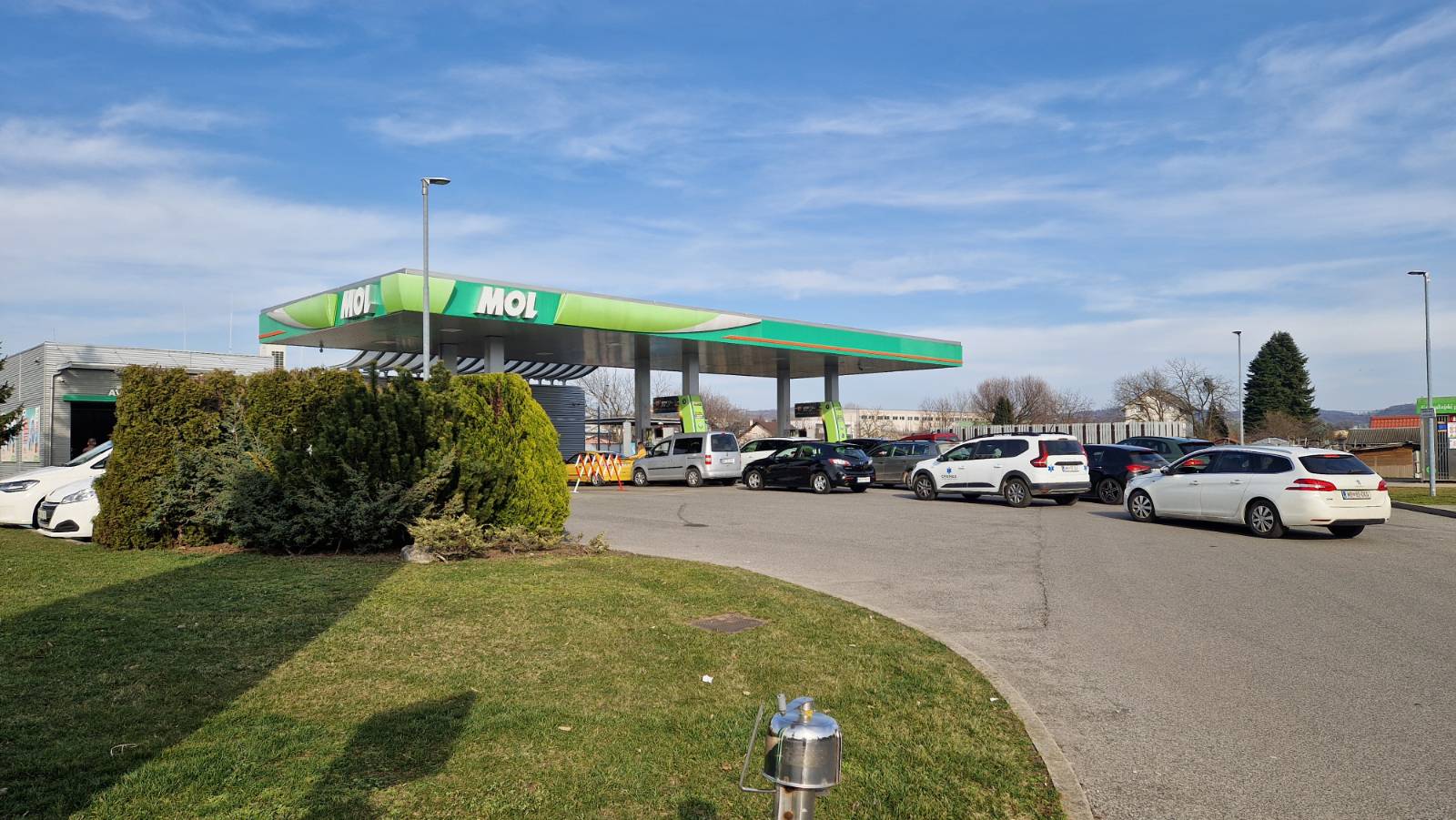 Noro dogajanje na bencinskih črpalkah: Slovenski župan se sprašuje, kje je inšpekcija