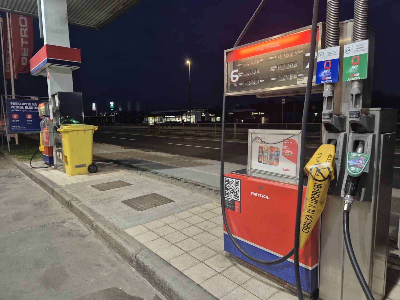 Od polnoči velja omejitev: Ne morete točiti več kot 50 litrov goriva