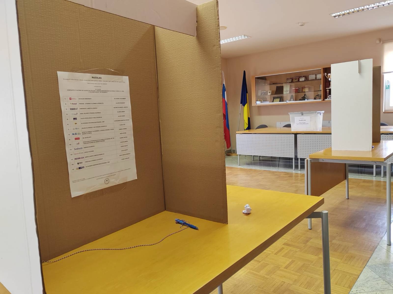 Znani rezultati vzporednih volitev: Zmago napovedujejo Golobu