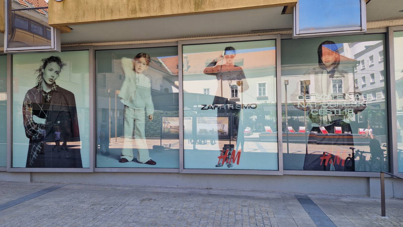 H&M nadaljuje zapiranje fizičnih poslovalnic: Še letos načrtujejo zaprtje 170 trgovin