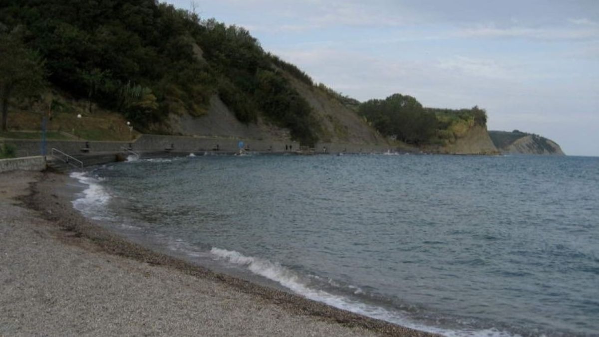 Pogum mimoidočih preprečil najhujše v Simonovem zalivu