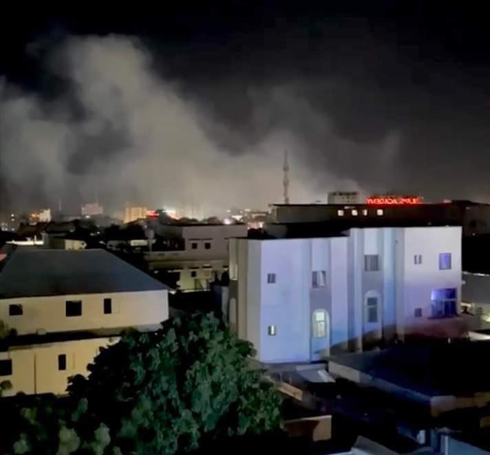 FOTO in VIDEO: V grozljivem napadu zasedli hotel, umrlo je najmanj 12 ljudi