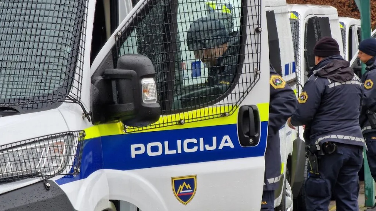 Mariborski kriminalisti prijeli 30-letnega ubežnika, ki je bil iskan od leta 2022