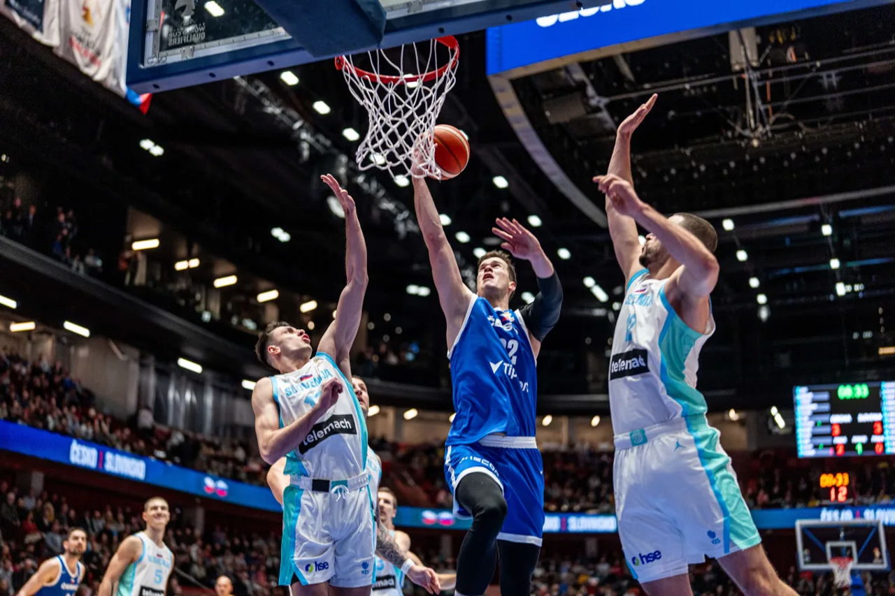 Slovenci po visokem zaostanku premagali Čehe