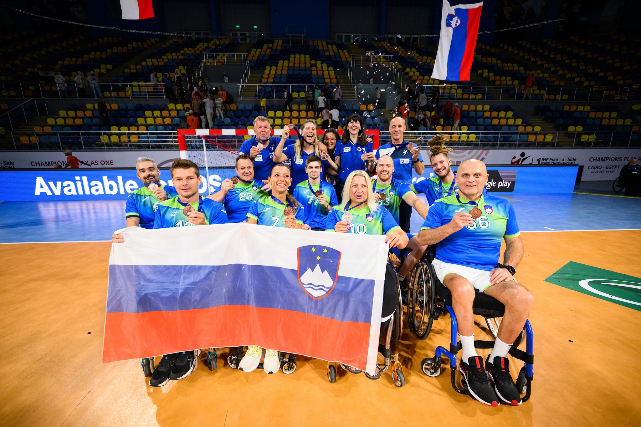Video: Slovenija bronasta na prvem svetovnem prvenstvu v rokometu na vozičkih
