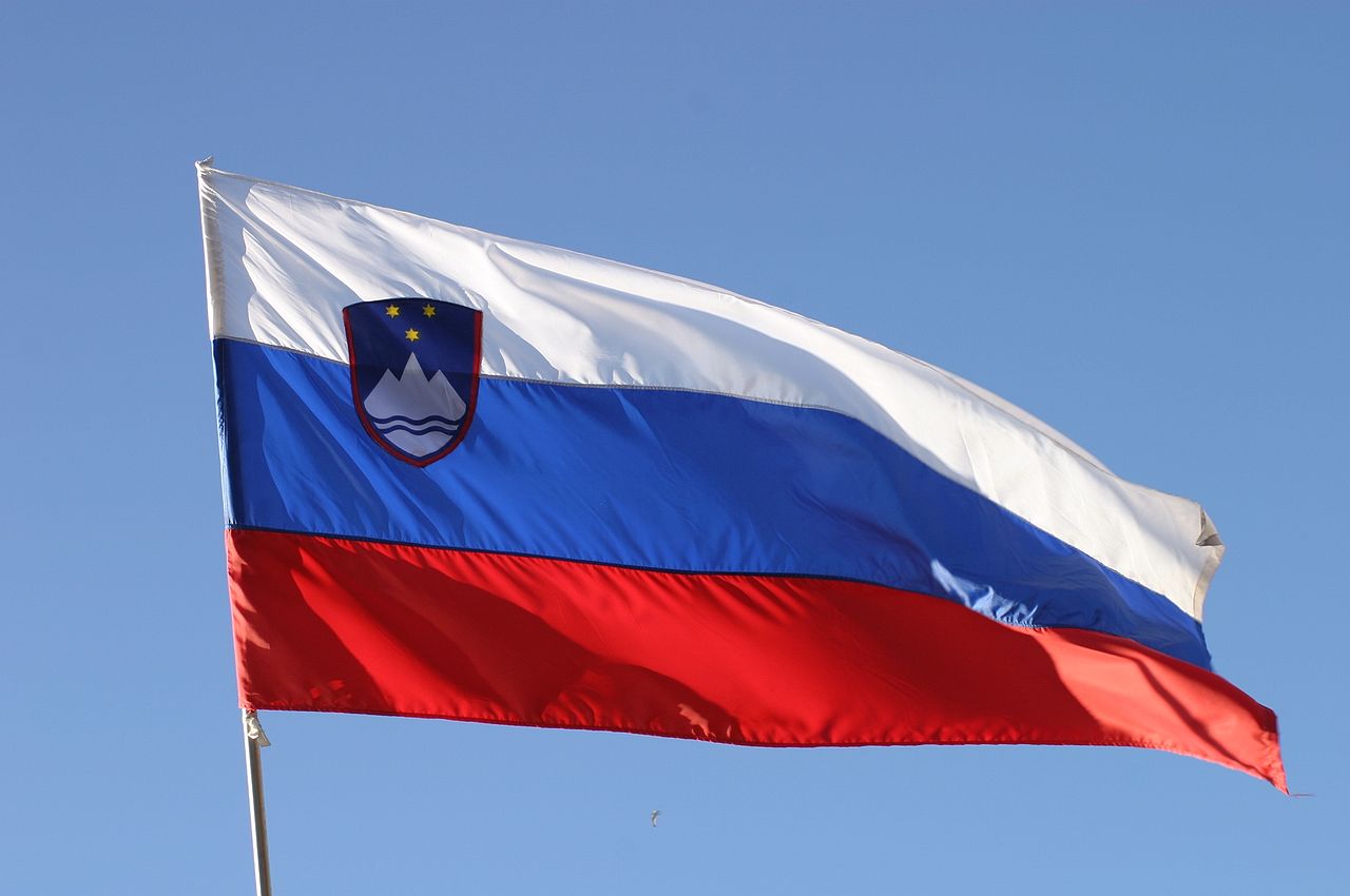 Številke, ki vas bodo presenetile: Kako se je v zadnjih 35 letih spremenilo življenje v Sloveniji?