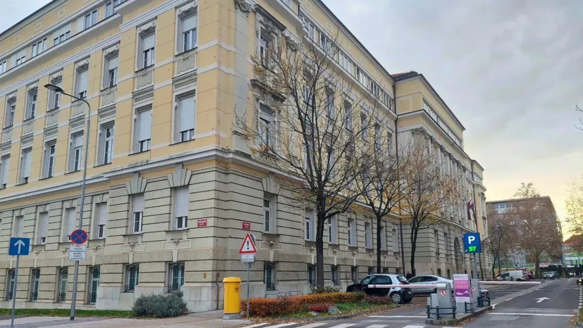 Obtožena zavrača krivdo za smrt moškega v Lovrencu na Pohorju