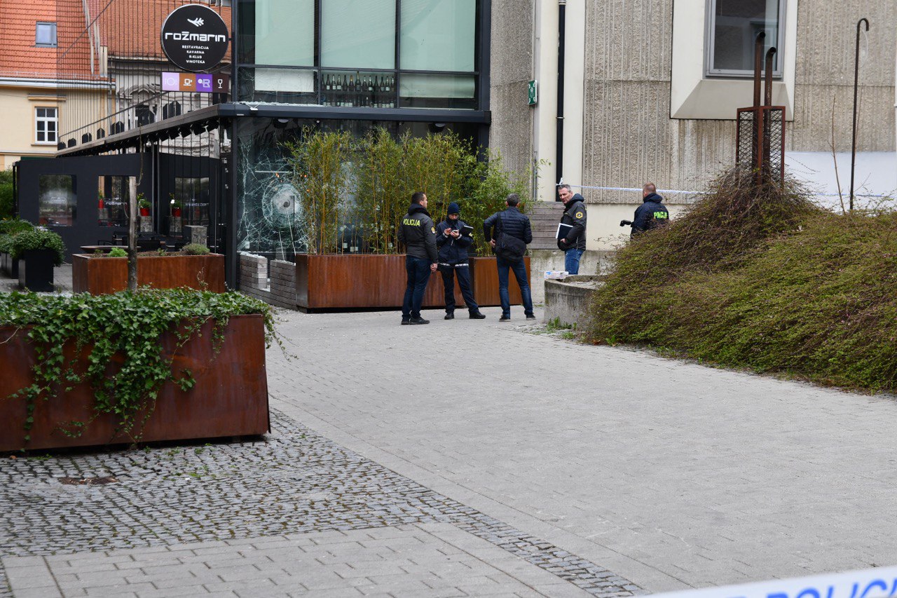 Začelo se je sojenje za napad na Arsenovičev lokal, kaj pravita osumljena?