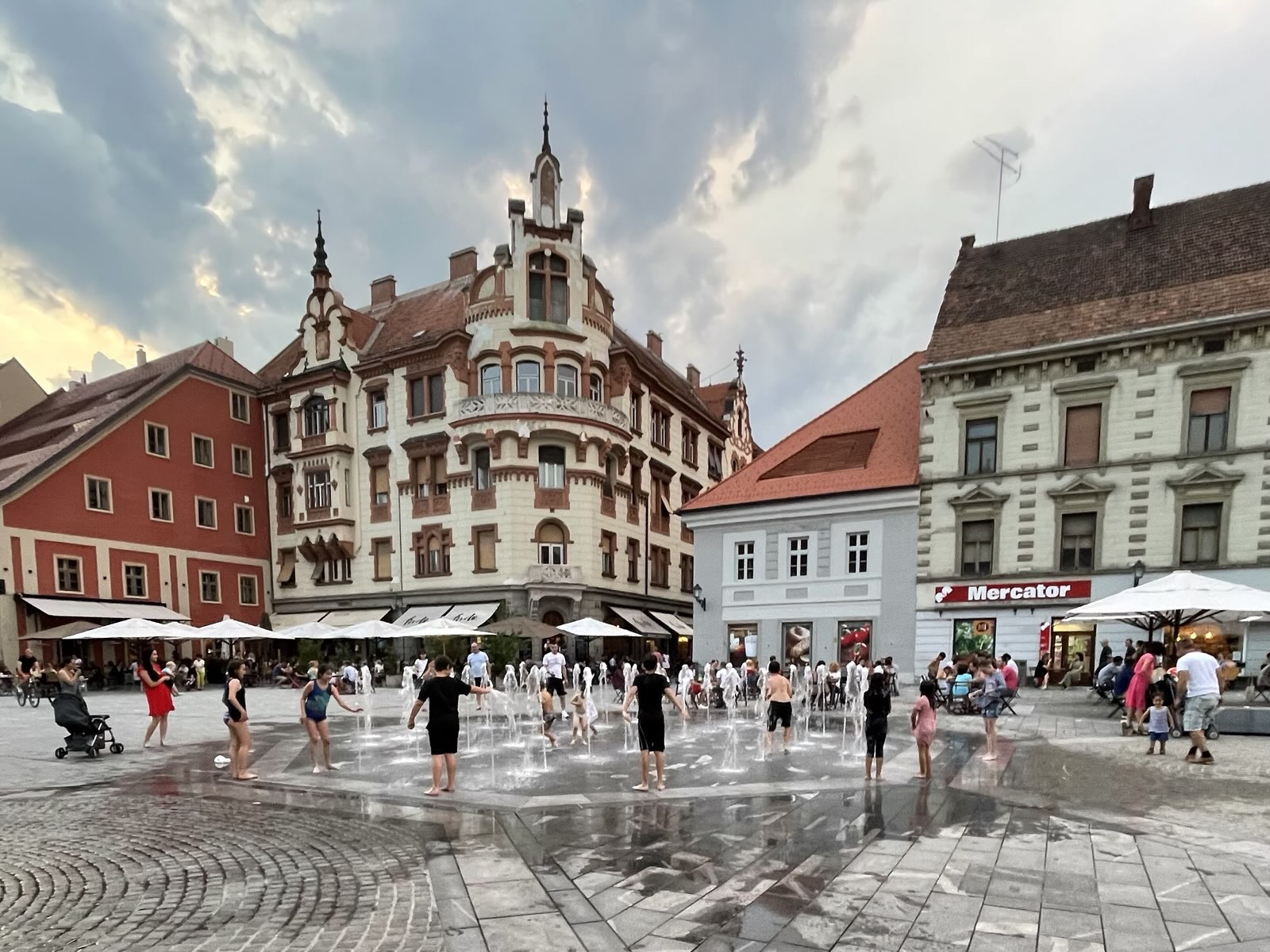 Po kratki osvežitvi vremenoslovci znova napovedujejo visoke temperature