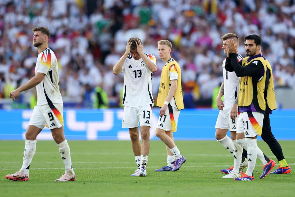 Že več kot 300 tisoč nemških navijačev podpisalo peticijo za razveljavitev tekme s Španijo