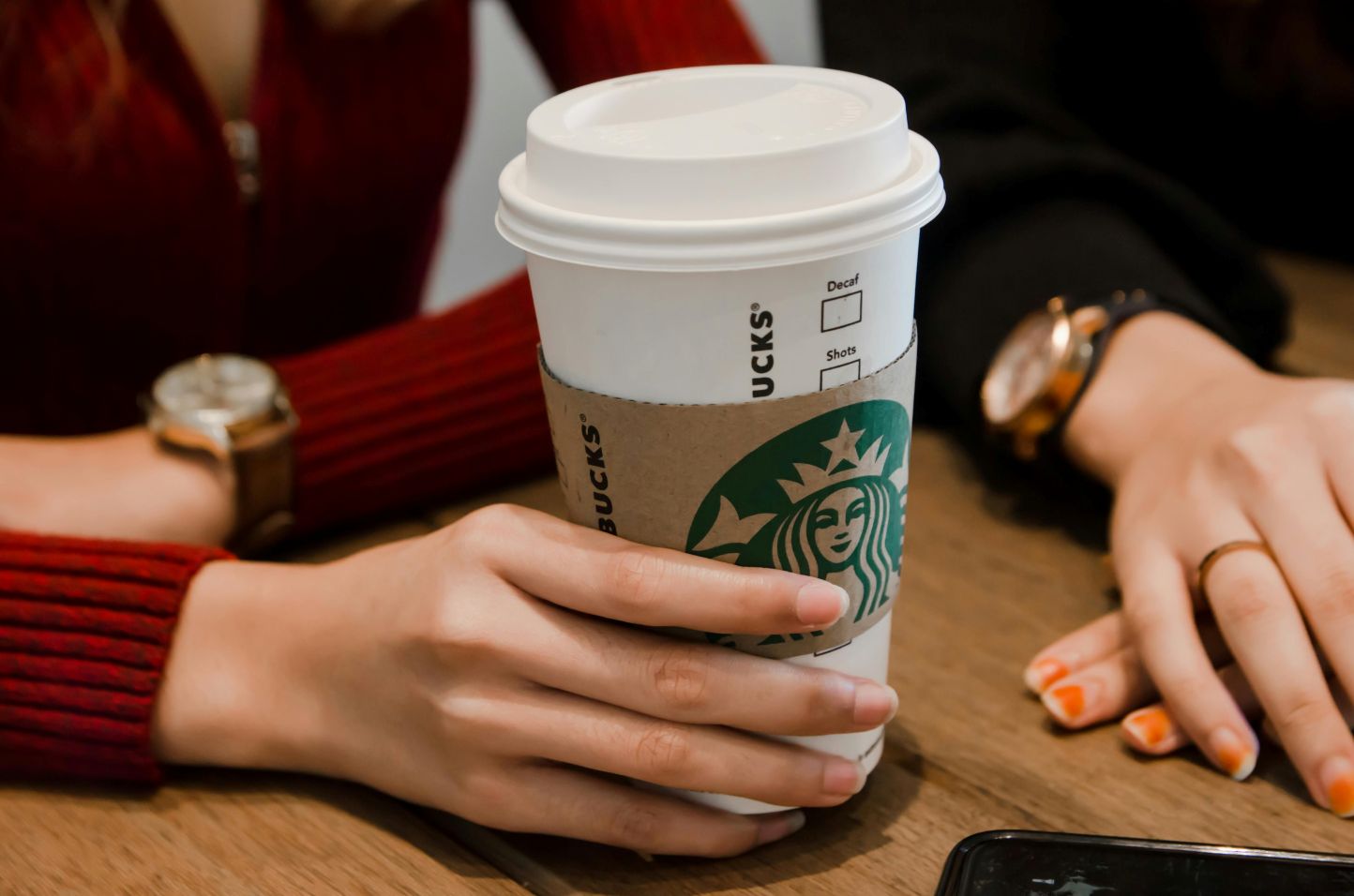 Ali v Slovenijo res prihaja svetovno znani Starbucks?