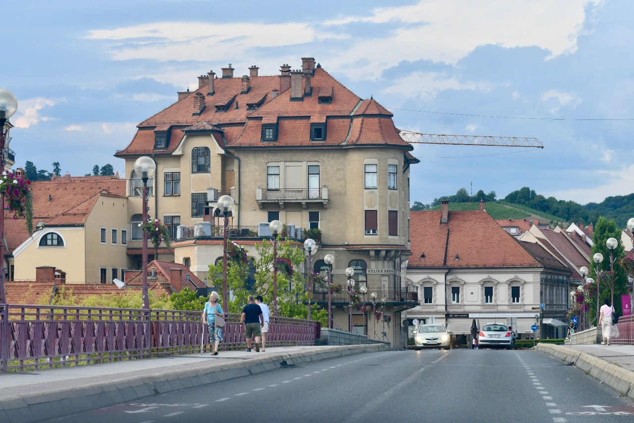 Anketa: Katera področja mora novi župan oziroma nova županja postaviti med svoje prioritete?