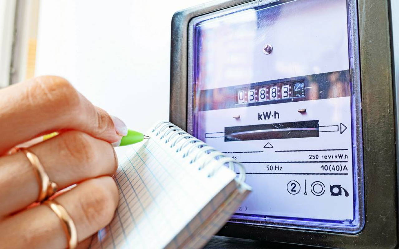 Naprava, ki porabi največ elektrike v gospodinjstvu: Preprosti triki bodo vaš račun prepolovil