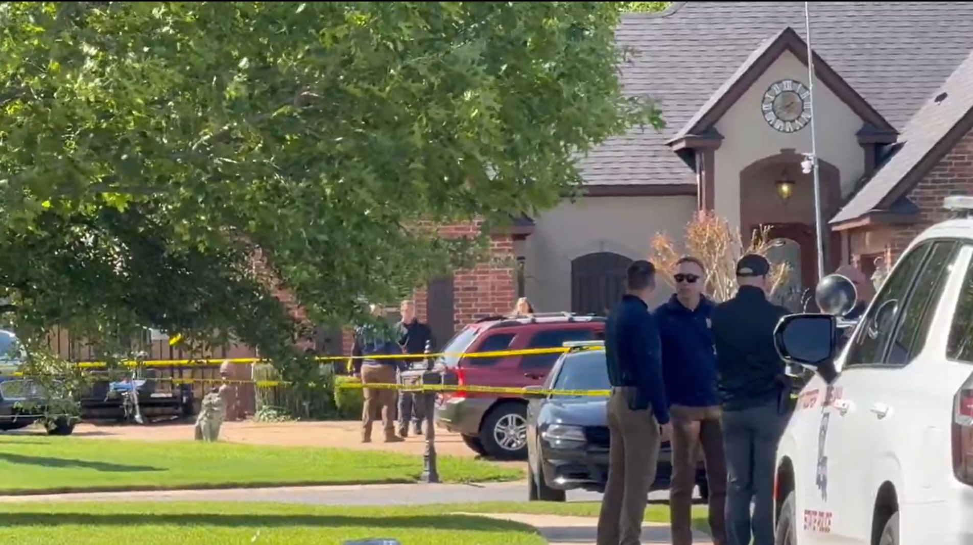 Grozljivka: V strelskem pohodu ubitih 8 otrok, najmlajši star komaj leto dni