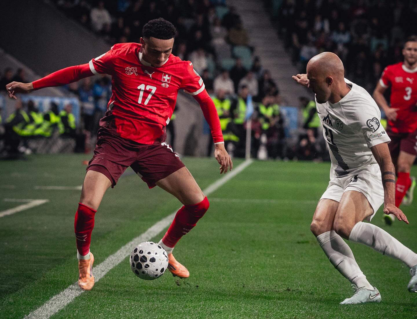 Slovenija v Stožicah znova brez gola, drugo mesto se oddaljuje