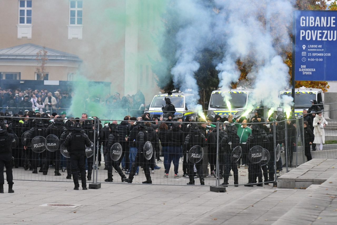 Gostujoči navijači razdejali Ljudski vrt: Polomili 22 stolov in povzročili za 5.000 evrov škode