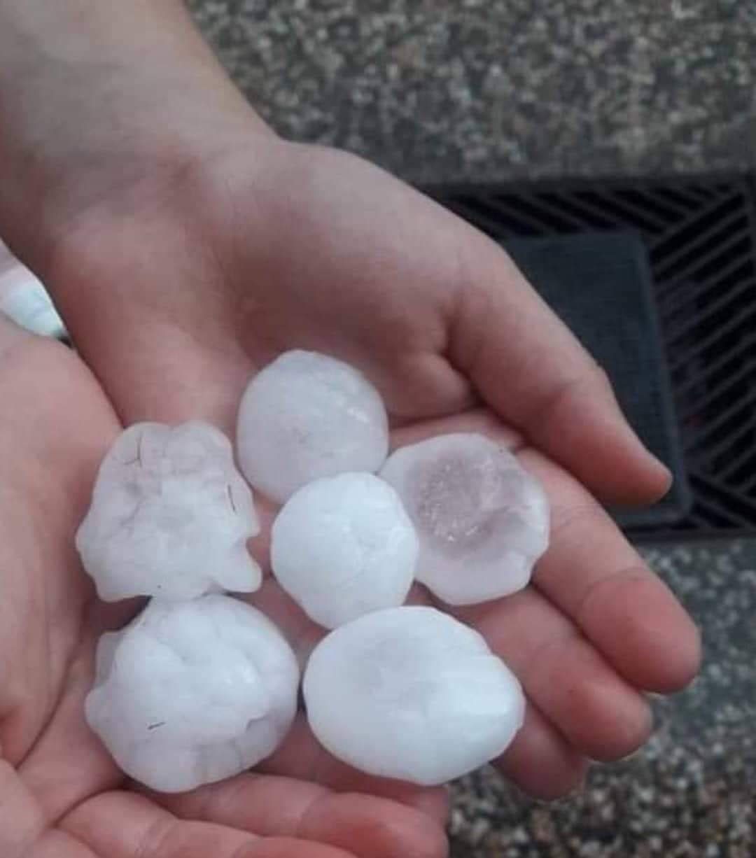 Prihaja deževje, tudi v Mariboru verjetnost toče in neurij