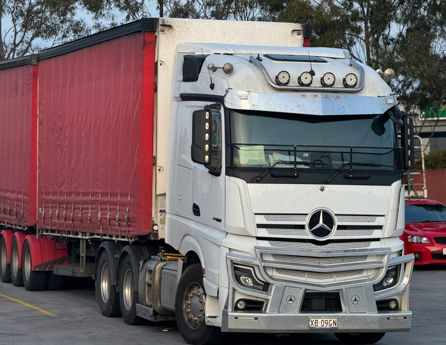 Začela se je blokada mejnih prehodov, na mejah se pričakuje kar 75000 tovornjakov