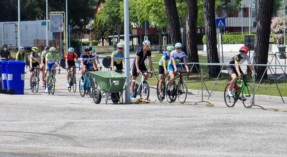 Na triatlonski tekmi v Kopru voznik zbil 52-letnega Mariborčana