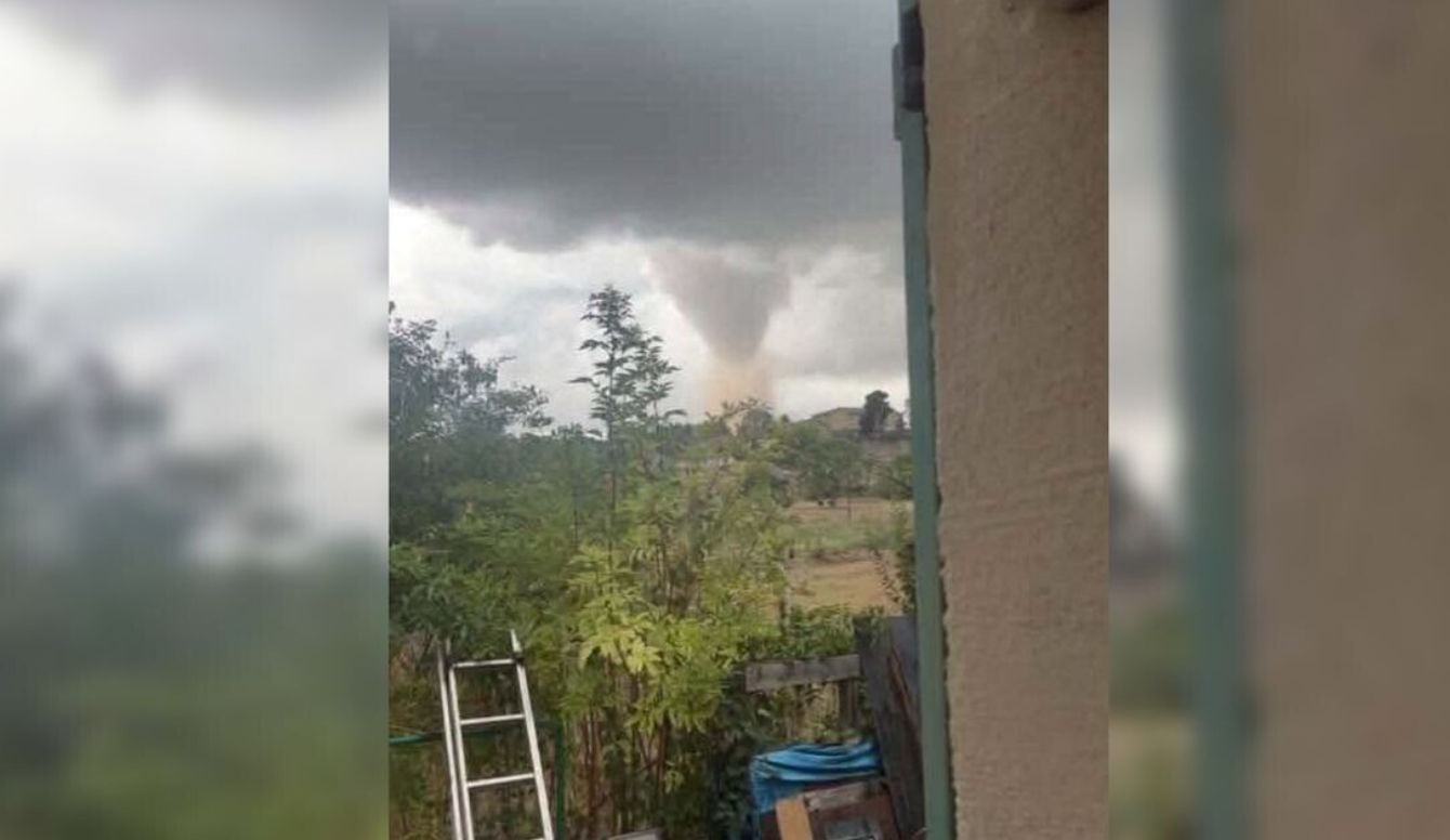 Tornado pustošil po Evropi, poškodovanih najmanj 41 ljudi