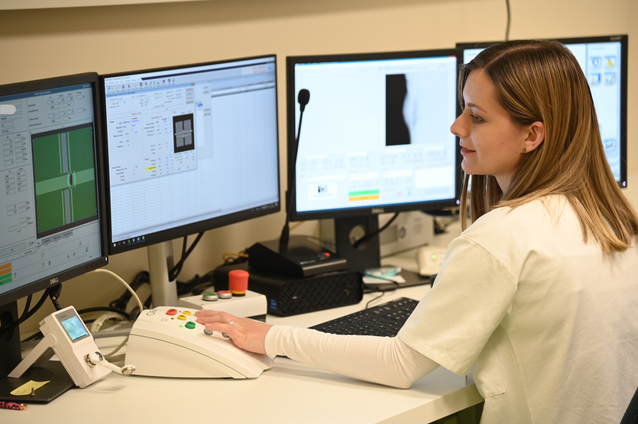 Obljuba uresničena: Novi obsevalnik v UKC Maribor že v polnem pogonu