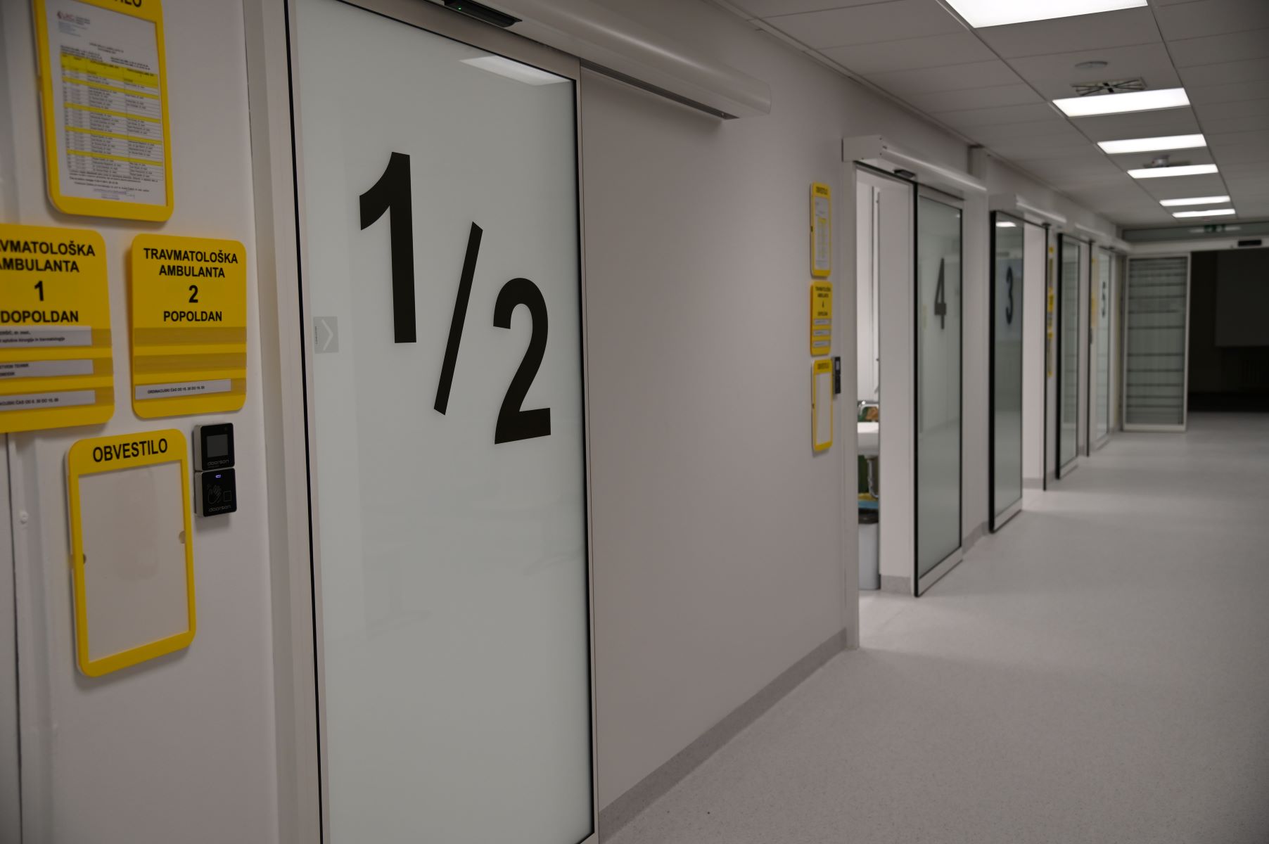 Zapiranje porodnišnic in pediatričnih oddelkov? Kriza v zdravstvu vedno hujša