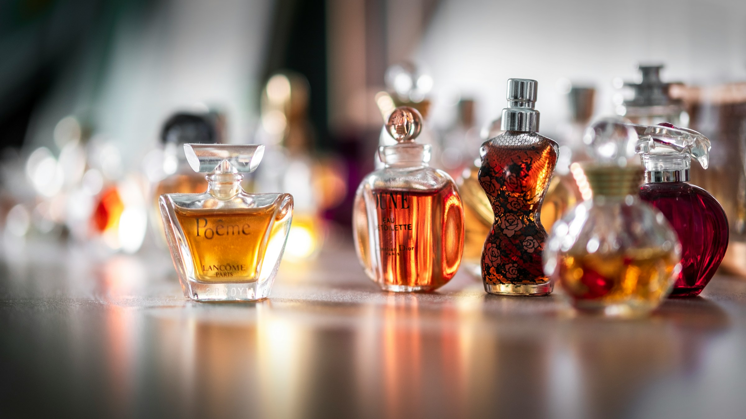 Strokovnjaki so odločili: To je najboljši ženski parfum vseh časov (Slovenke ga obožujejo)