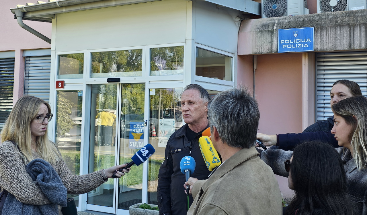 Znane grozljive podrobnosti: Sin najprej umoril mater, nato zažgal hišo