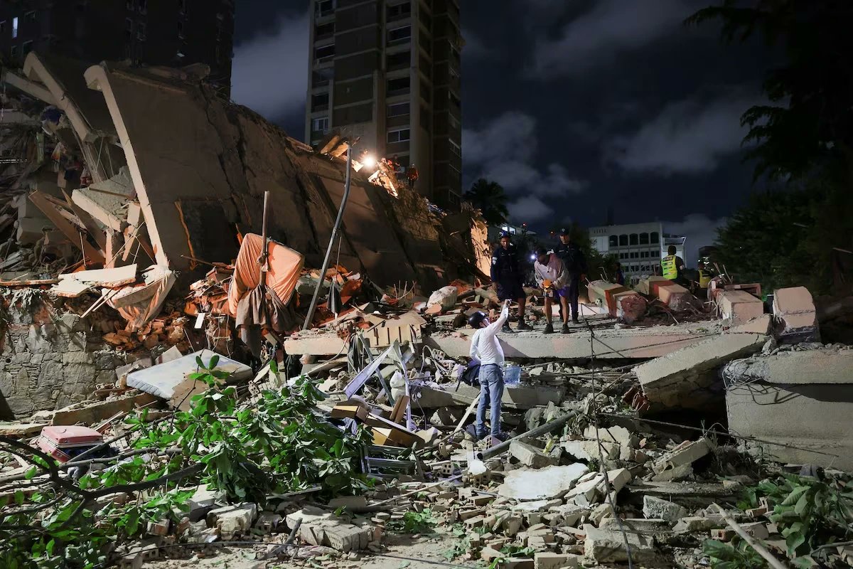 FOTO in VIDEO: Dva zaporedna potresa terjala najmanj 32 življenj, več kot 700 ranjenih