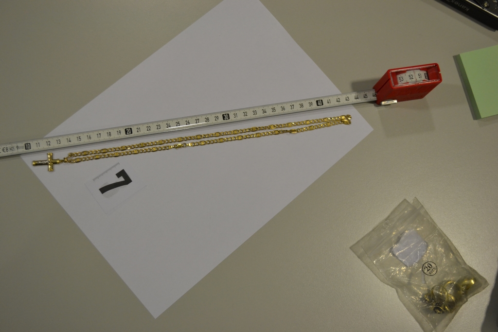 Prepoznate nakit na fotografijah? Štajerski policisti iščejo lastnike