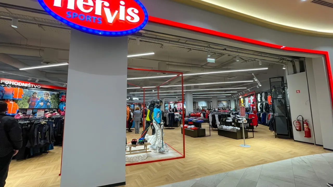 Priljubljena veriga športnih trgovin, ki deluje tudi v Sloveniji, dobila novega lastnika