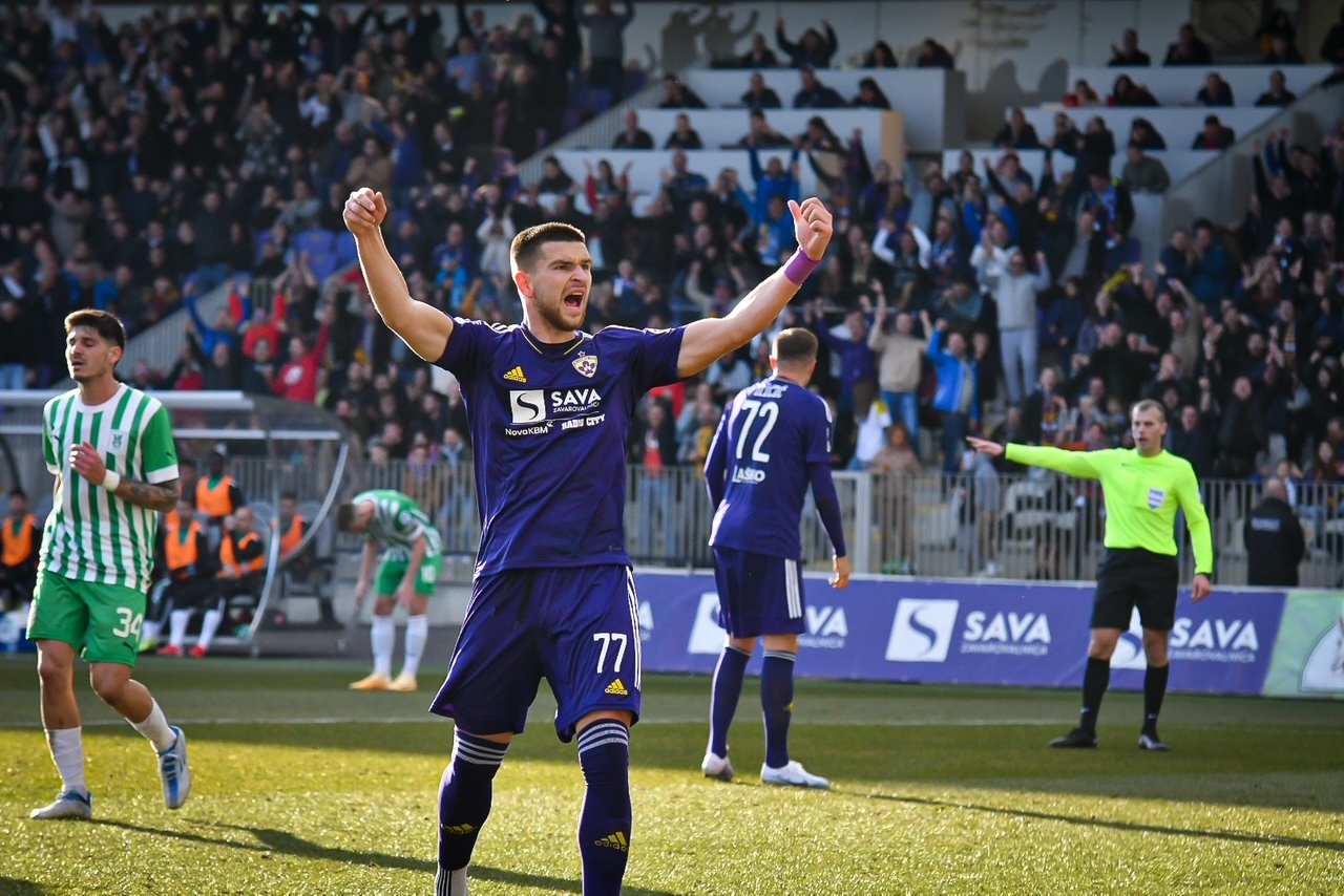 Nekdanji igralec Maribora tarča slovitega kluba iz Premier Lige