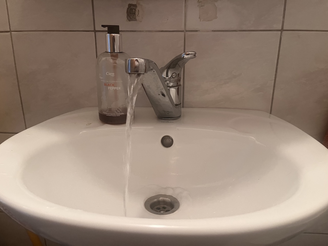 Pripravite si zalogo vode: Jutri bo oskrba za pet ur prekinjena