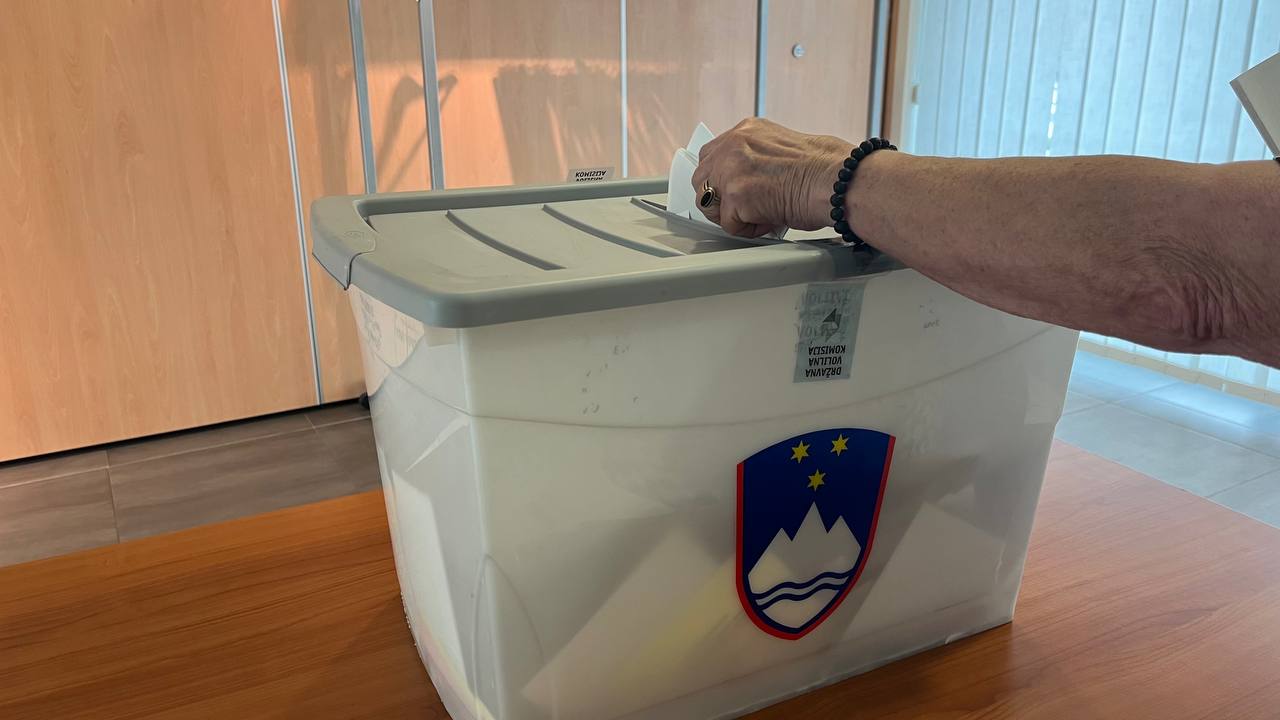 Uradno: DVK zavrnila ugovor SDS nad volilnim procesom