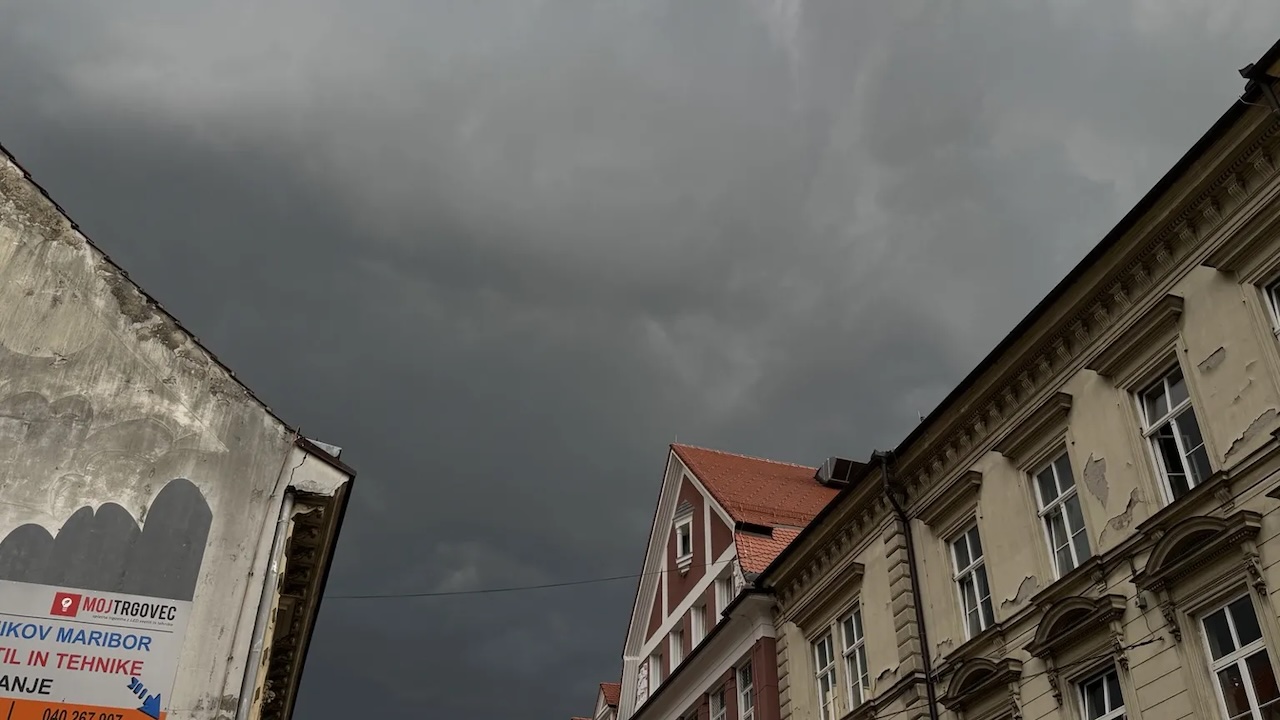 Meteorologi opozarjajo: Sedaj se začenja, prvi nevihtni val že pred vrati (ponoči sledi stopnjevanje)