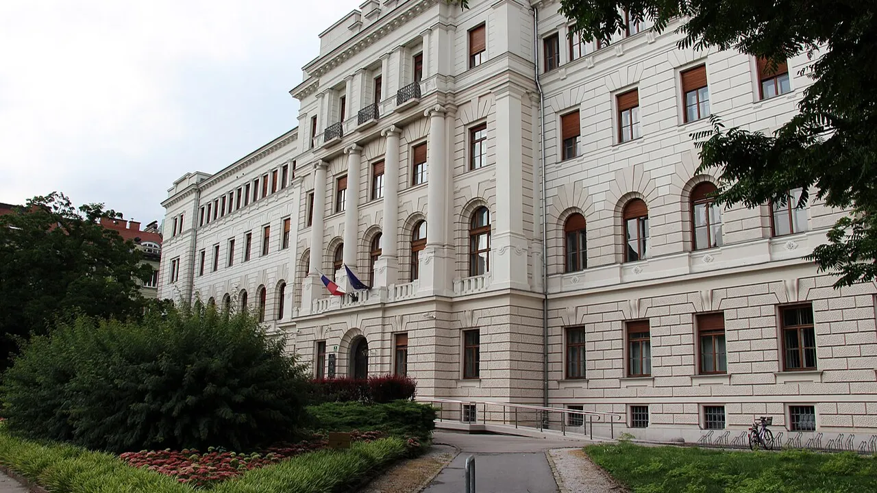 Vrhovno sodišče presoja regularnost referenduma o prostovoljnem končanju življenja