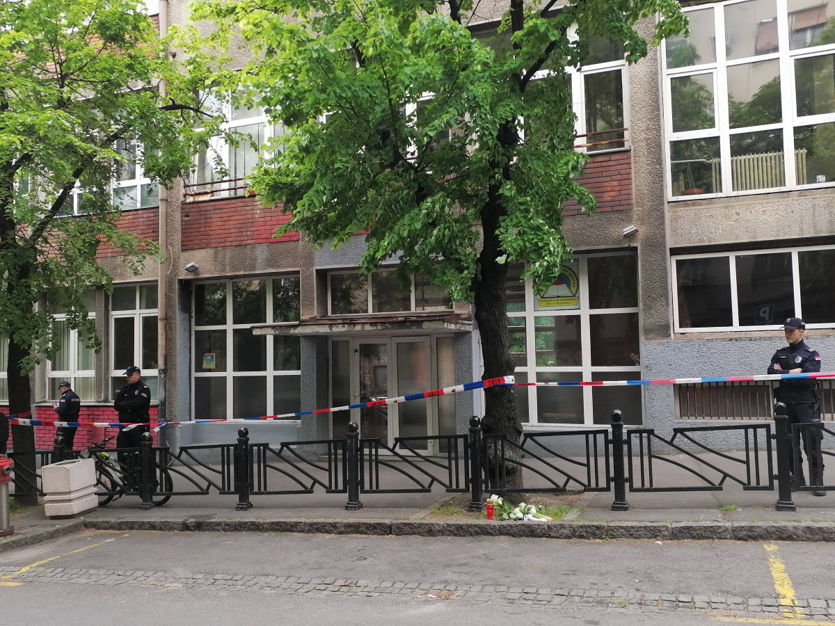 Tri tedne po krvavem pohodu znova pouk na šoli Vladislava Ribnikarja