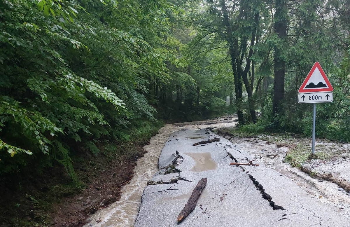 Hudourniški potok odnesel osebo, truplo našli danes zjutraj