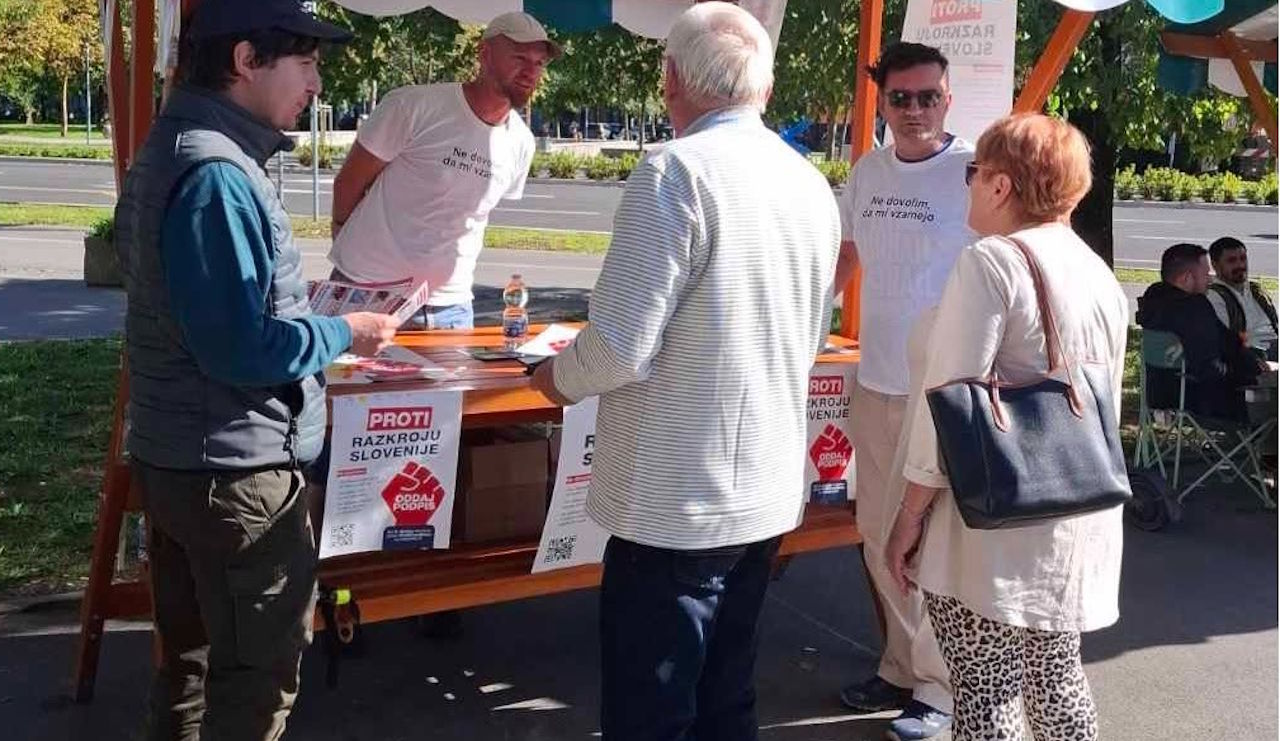 Zbranih 40.960 podpisov za referendum o interventnem zakonu